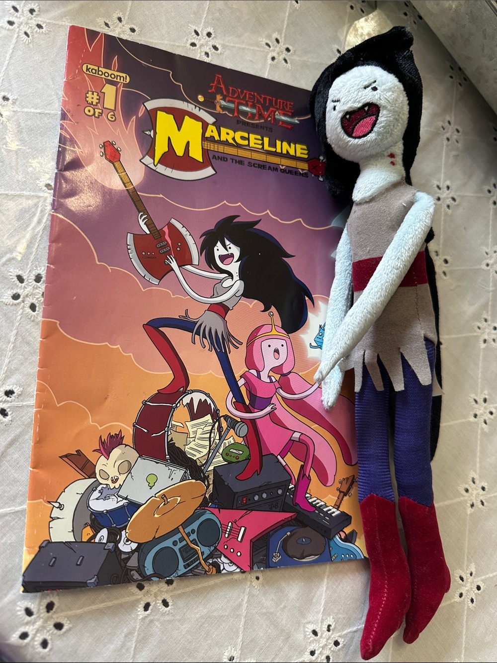 Rare Cartoon Network Adventure Time Marceline -Cómic book included